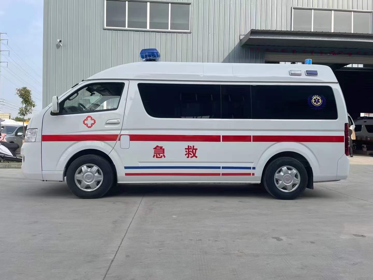 福田风景G7监护型救护车